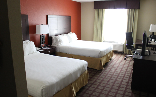 Holiday Inn Express Hotel & Suites Chicago-Algonquin, an IHG Hotel