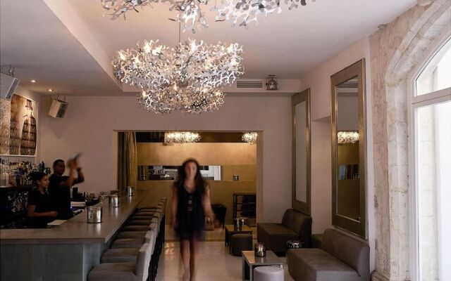 Puro Oasis Urban Hotel