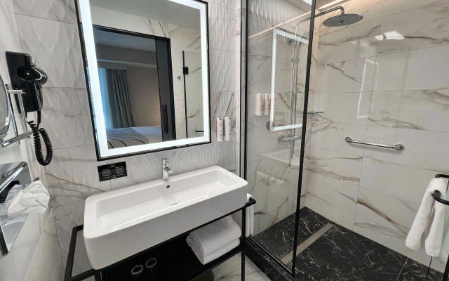 Hotel Riu Plaza Toronto