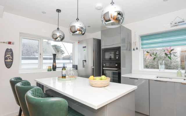 Clydfan, No 1 Trearddur Road