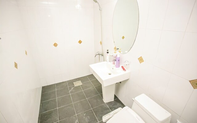 Geumsan Forest White Castle Pension