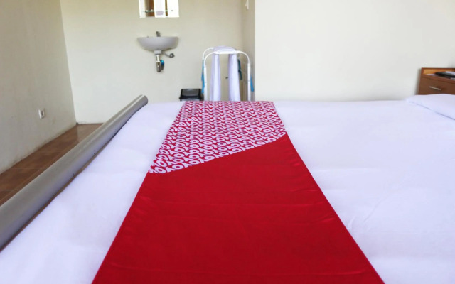 OYO 1722 Villa Ciparay Indah