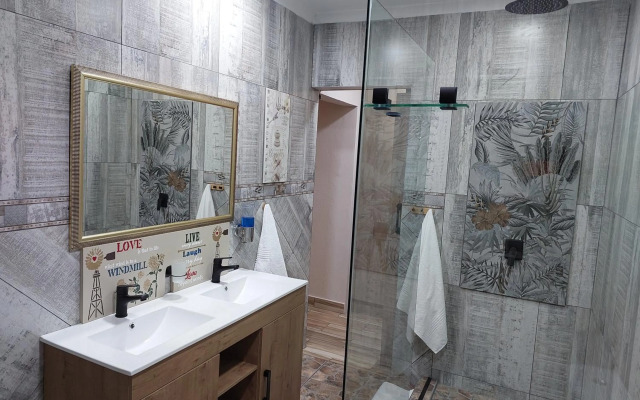 Twins Guest House Astoni