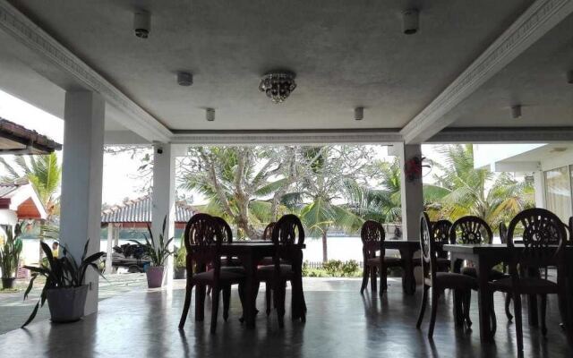 Aqua Reach Hotel