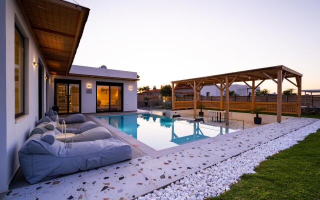 Sardines Luxury Villa 2