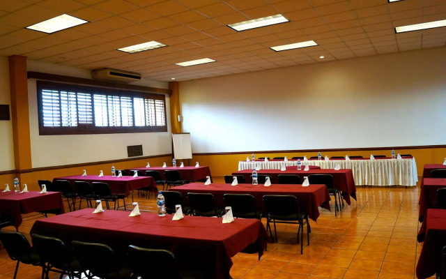 Hotel & Suites Villa del Sol