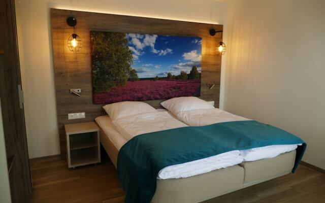 Meyn's Apartments & Hotel