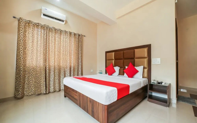 Golden Leaf By OYO Rooms