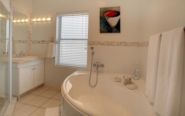 African Oceans Manor - Guest House