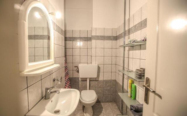 Grand Meteora Central Luxury Apartment
