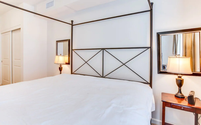 On the Columbia Vacation Apartments