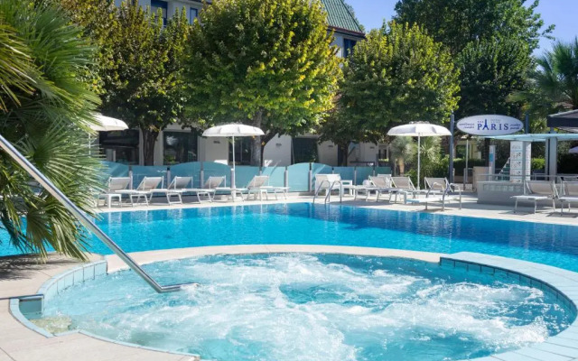 Hotel Paris Resort