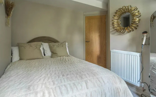 Cottage Cwtch