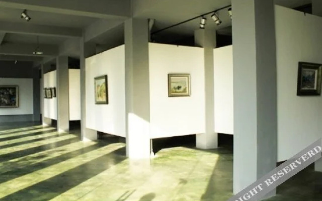 Zaishui Yifang Art Resort
