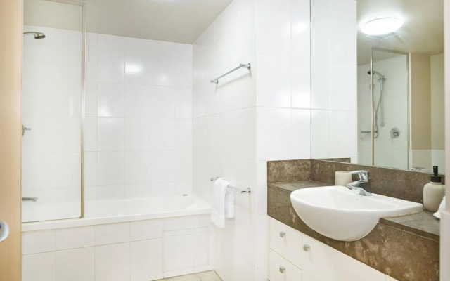 Broadbeach on the Park 2 Bedroom Apartment