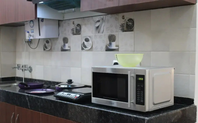 Aura Luxury Studio Near Artemis Hospital