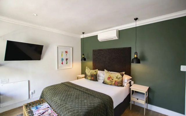 Twice Central Guesthouse