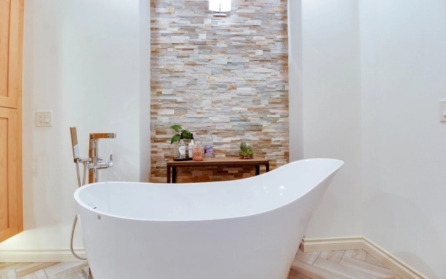 Rooftop Deck Walk to River Downtown Fire pit