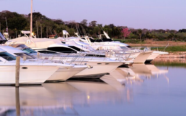 Yacht & Golf Club Paraguayo, a Tribute Portfolio Resort