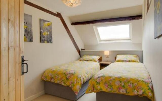 Holiday Home Maesmynis