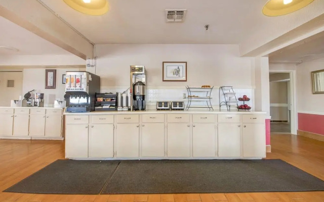 Executive Inn and Suites College Station