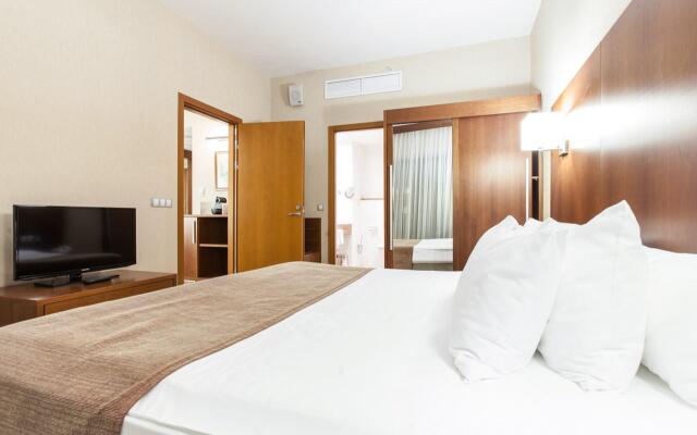 HolidayHall Samara Hotel