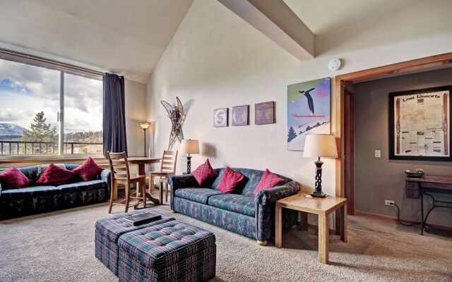 2130 The Pines 1 Bedroom Condo by RedAwning