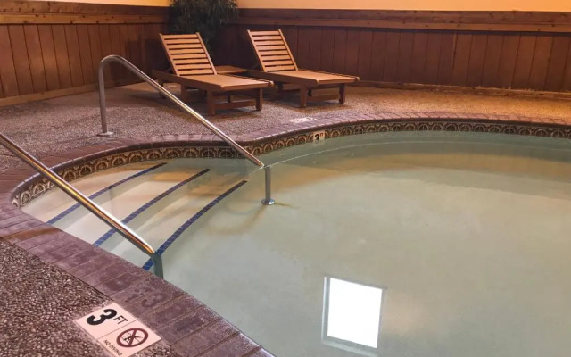 Superior & Sage Hotel