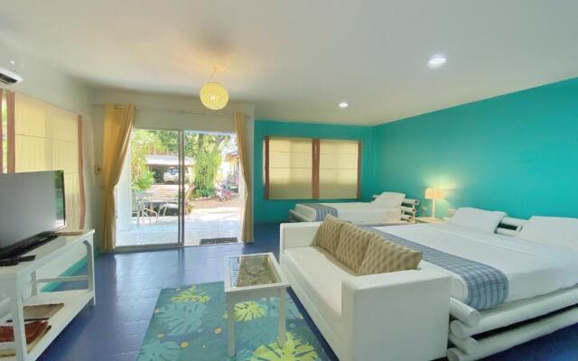 Baan Kratom Tong by the sea