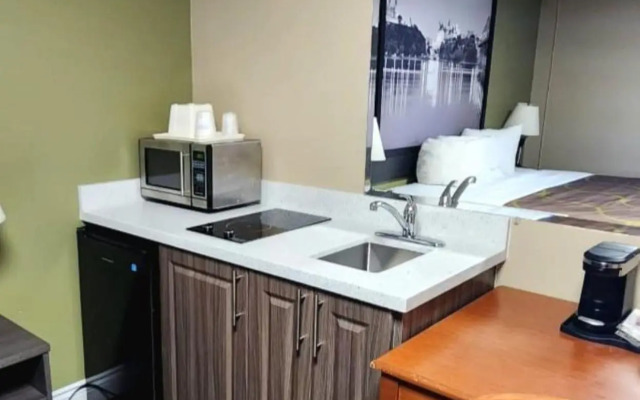 Super 8 by Wyndham Pembroke