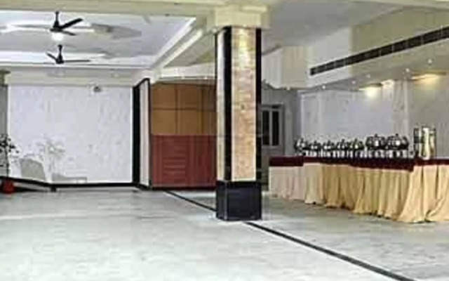 Sonar Bangla's Motel Midway