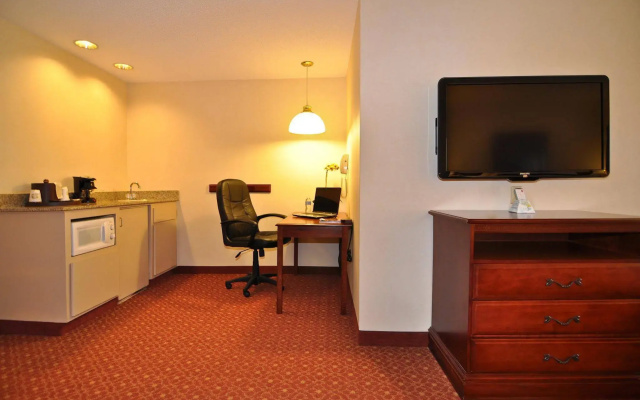 Best Western Carlton Suites