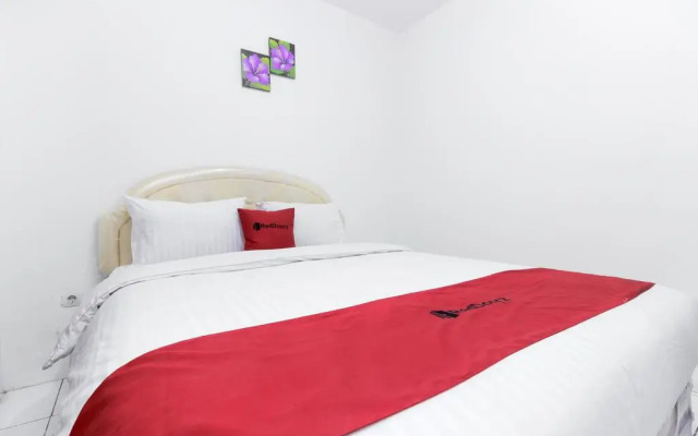 RedDoorz near Mall Of Indonesia