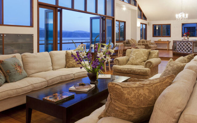 Edgewater Lodge