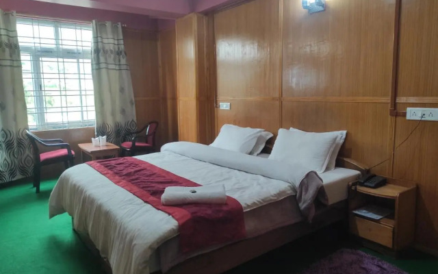 Hotel Tawang Holiday