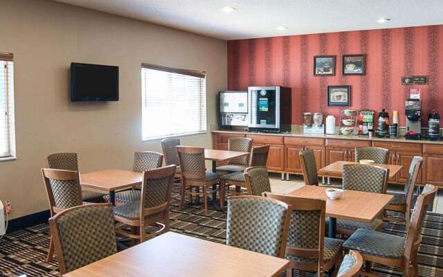 Quality Inn Brooklyn Center