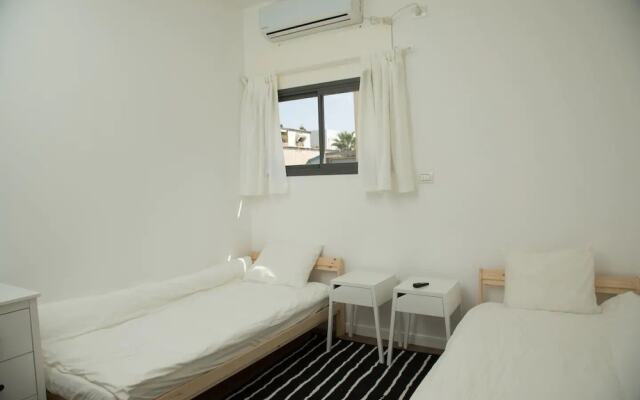 Stylish Chic 2BR Bauhaus Ap Heart of TLV