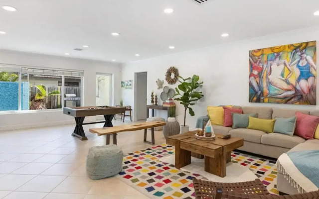 Walking From the Beach 3Br Villa