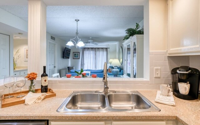 Ocean and Racquet 8110