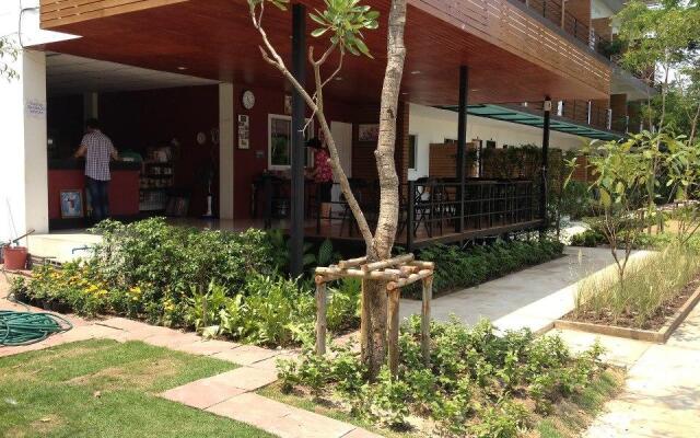 Baansakulpetch Hotel