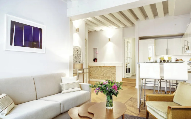 Paris Marais Central Residence