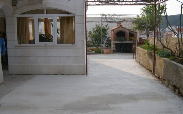 Marija - Free Parking - Naranca