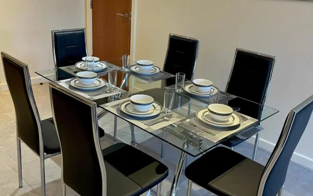 Birmingham City Apartment With 3 Bedrooms