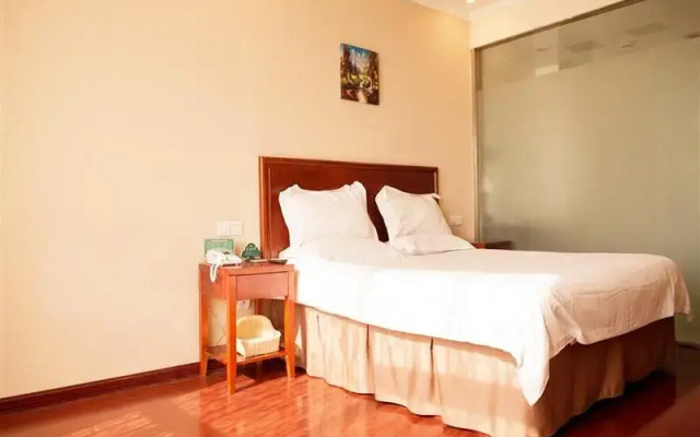 GreenTree Inn Heze Railway Station Hotel