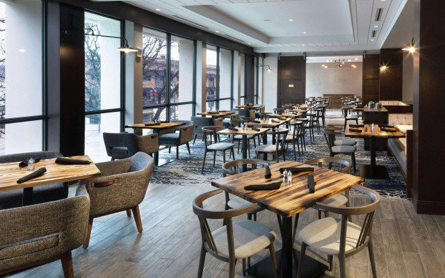 DoubleTree by Hilton Jamestown