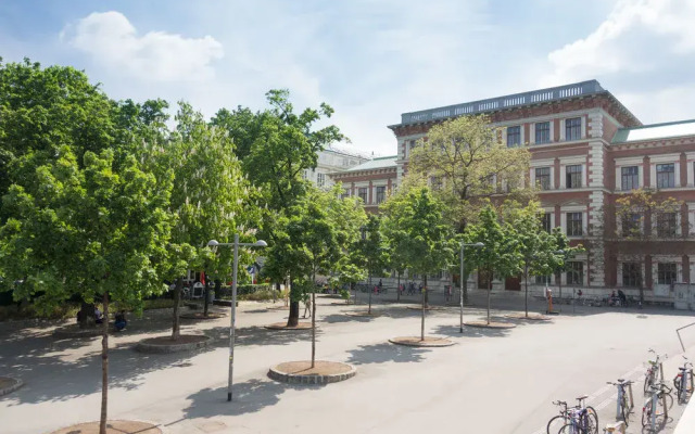 Design-Apartment Karlsplatz with Balcony