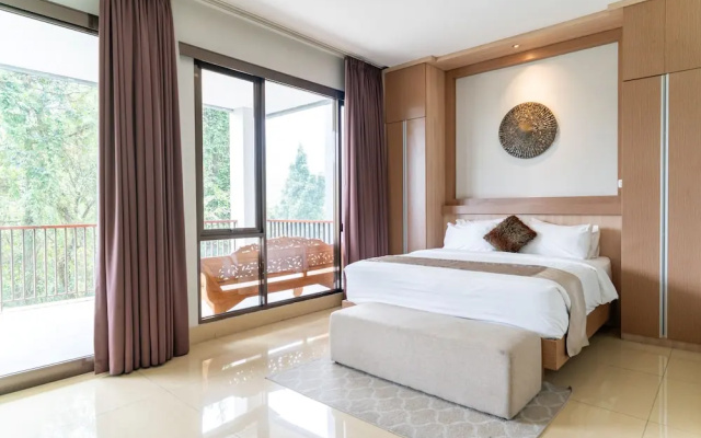 Narwastu hill 6BR villa with pool and movie room – Guest Rooms – Cimenyan