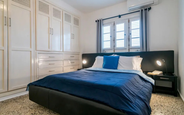 Ocean Breeze & Suites