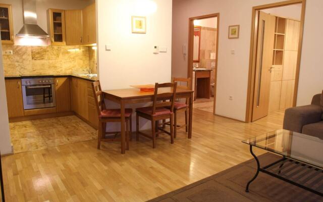 Adler Apartments