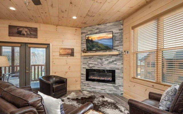 Majestic Vista 3 Bedroom Cabin